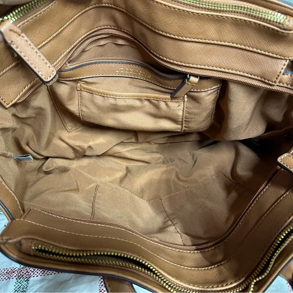 Tan Large Handbag - Picture 5 of 5